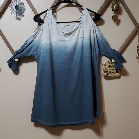 Umgee Tops - 🎈3 for $15 🍬Cold Shoulder Tee